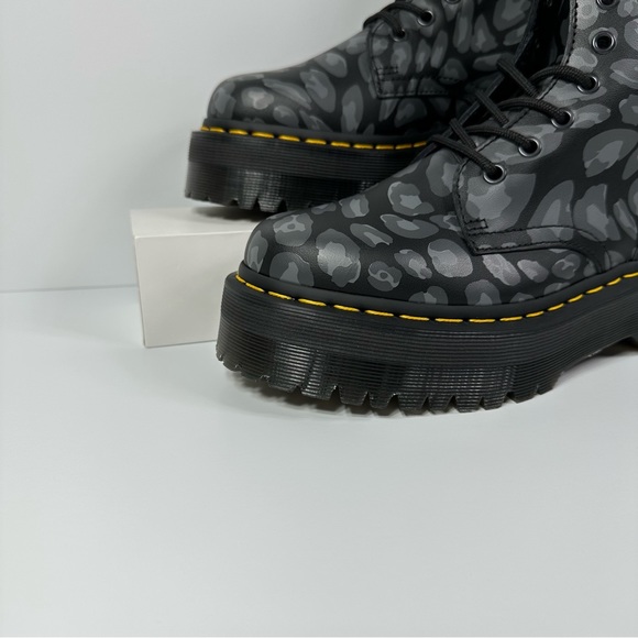 DOC JADON BOOTS LEOPARD PRINT PLATFORM WOMENS SIZE 7 CAMOUFLAGE LEATHER 8 EYE - Picture 5 of 10